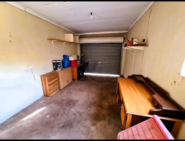 2 BEDROOM TOWNHOUSE FOR SALE IN DIE HOEWES